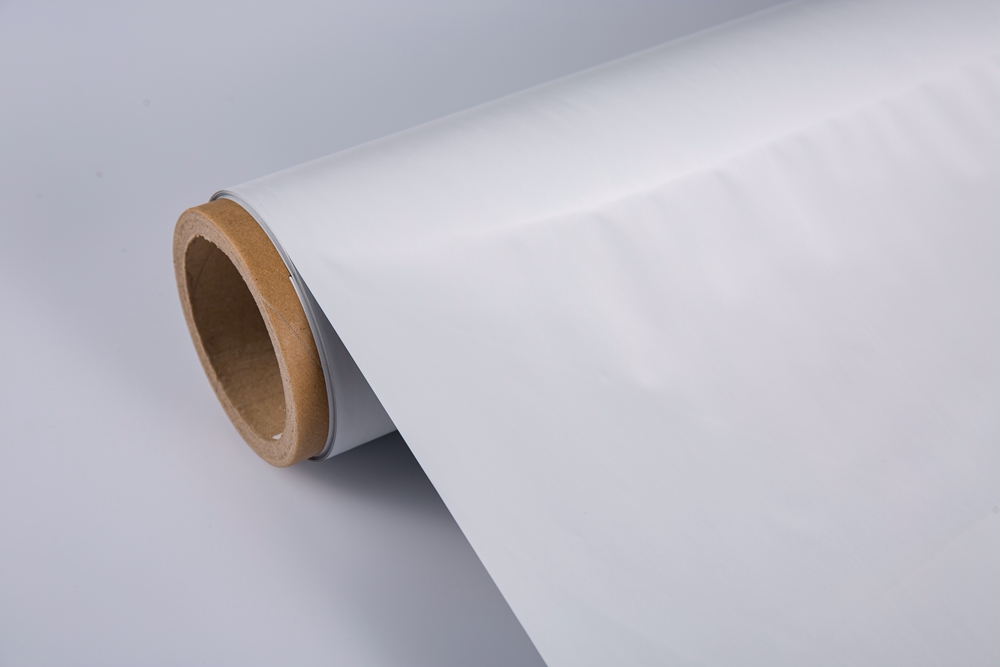 Black+white roof shading film